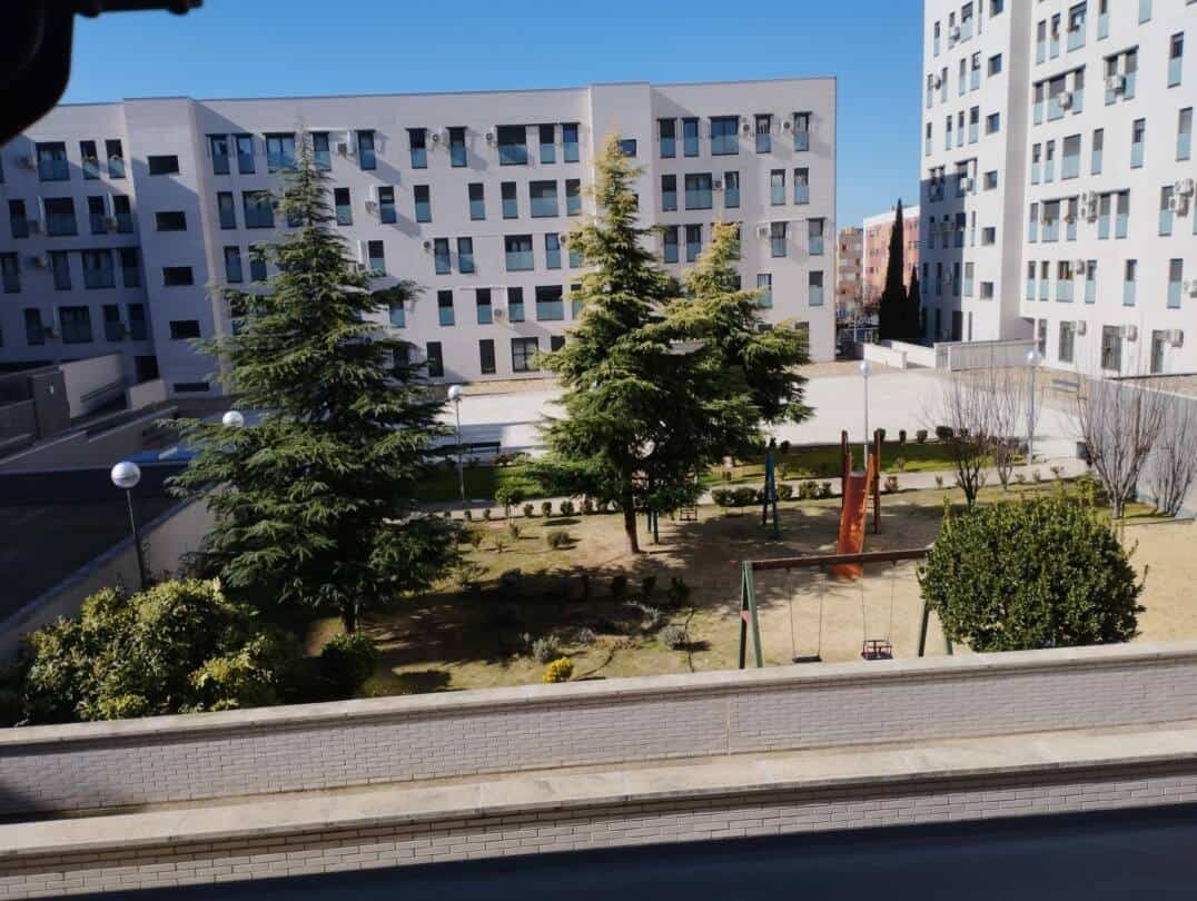 Piden que se impida la tala de un jardín en Alcorcón